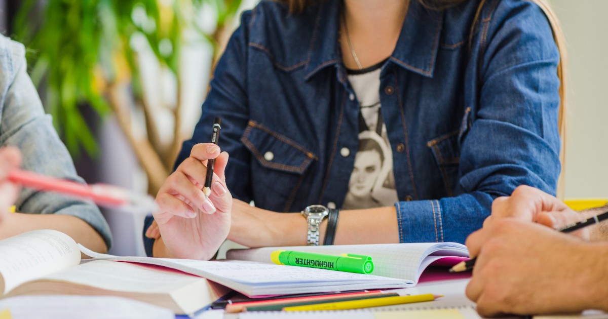 Preparación de oposiciones sin la ESO en una academia especializada